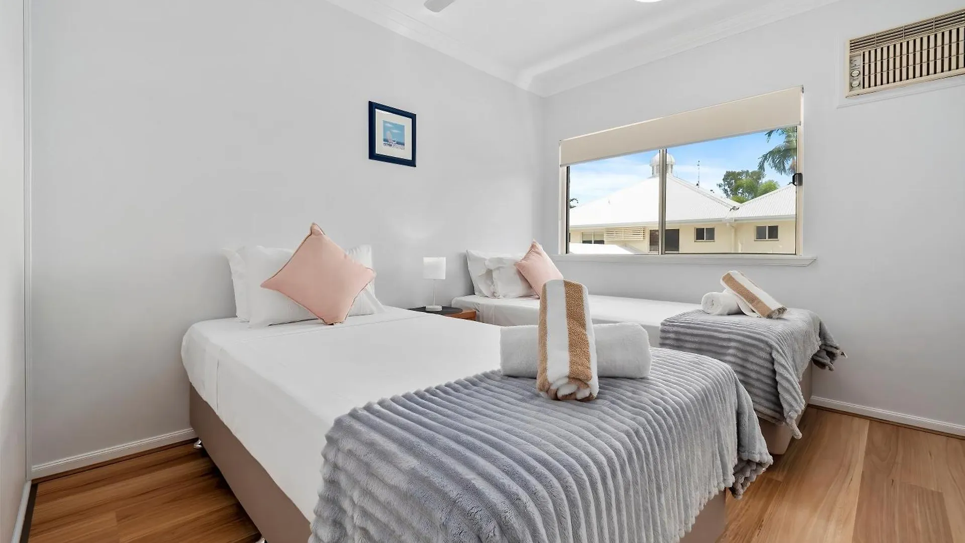 Oliva St 2 Bedroom Palm Cove Apartment